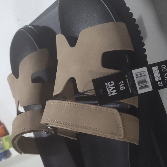 Steve Madden Women Brown Slide Sandals - Picture 6 of 7